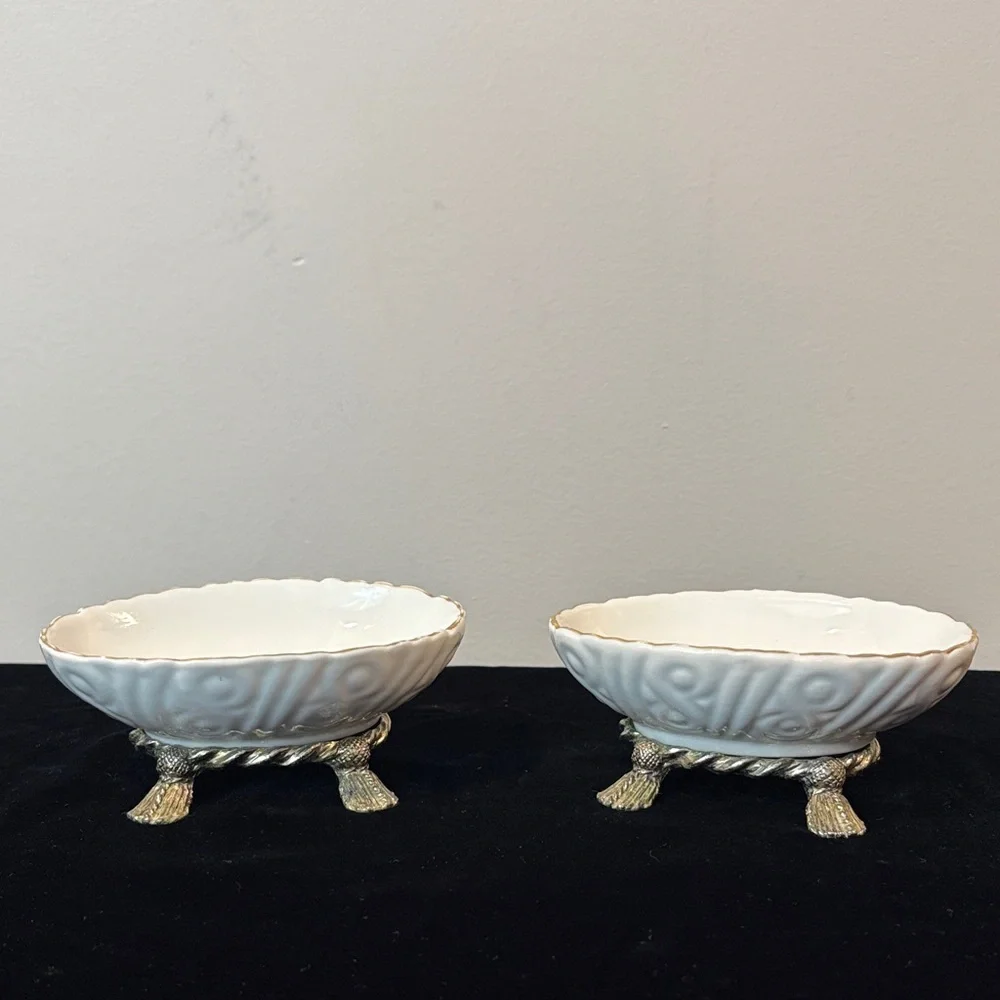 Vintage Set of 2 Stylebuilt Ormolu Tassel Foot Hollywood Regency Soap Dishes